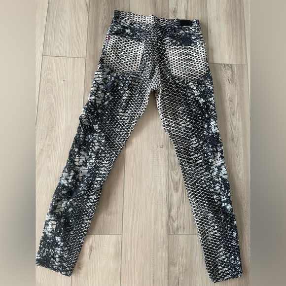 Jeans - Picture 2 of 5